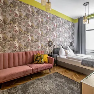 3bdr Oasis In The Heart Of Prague