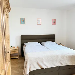 Familyvilla, New 4 Luxury Big Apartments, Parking Prague